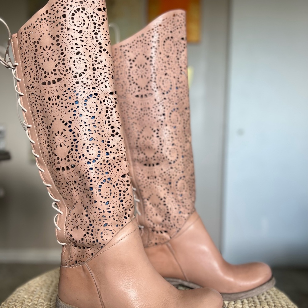 Sundance Lucera boots